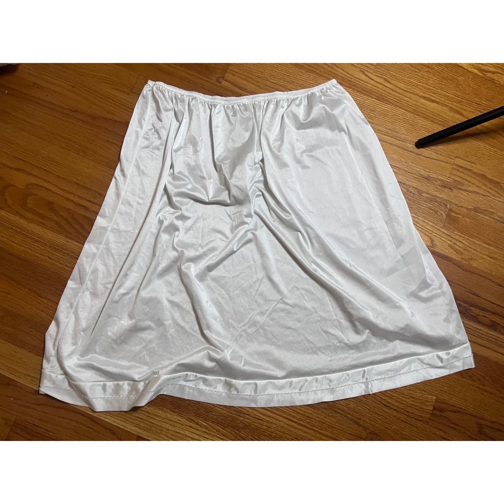 VTG Velrose White Nylon Half Slip Skirt Plus Size 5X 31 Inch Long 8419